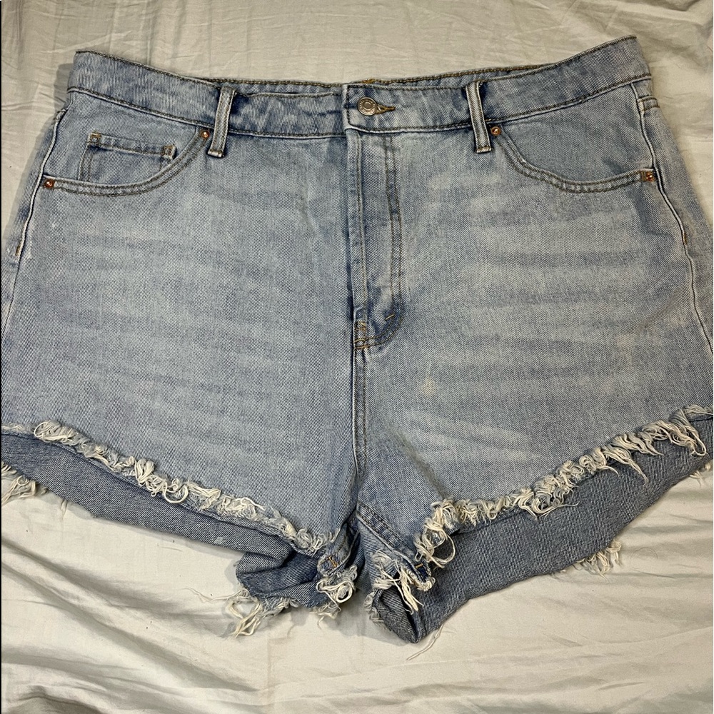 High wasted shorts